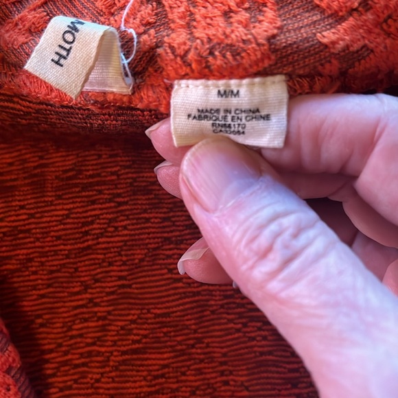 Orange paisley light zipped sweater w shawl collar. - Picture 8 of 10